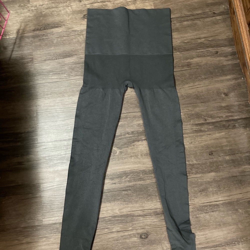 Preggo Leggings - SnapBack Postpartum Leggings